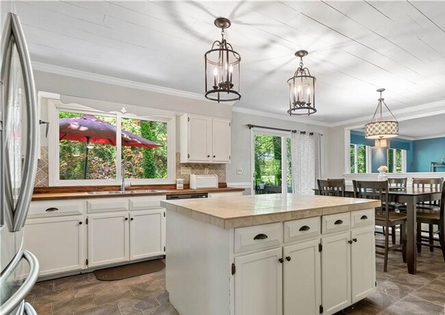 Building Photo - Large Private Lot with 3BR home in Concord!