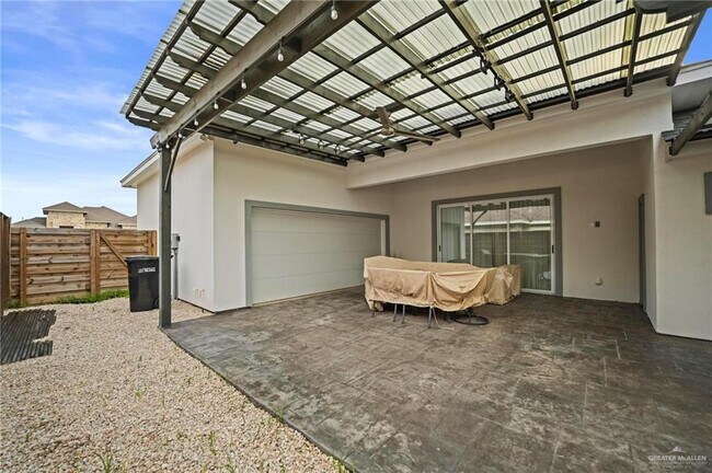 Building Photo - 5812 Pelican Ave