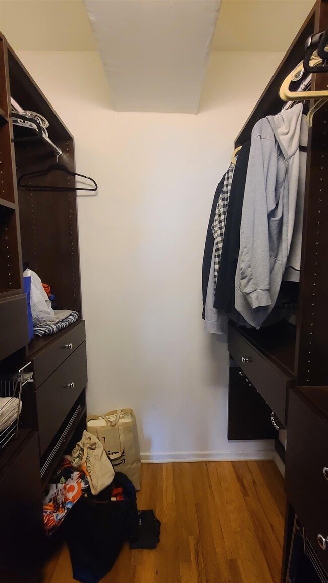 Building Photo - 518-536-536 Gregory Ave