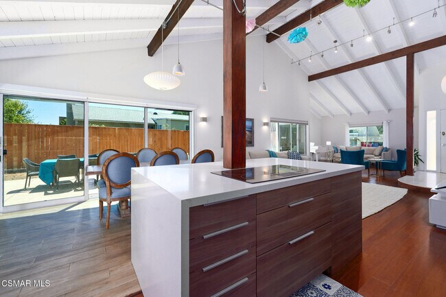 Building Photo - 3078 Saddleback Ct