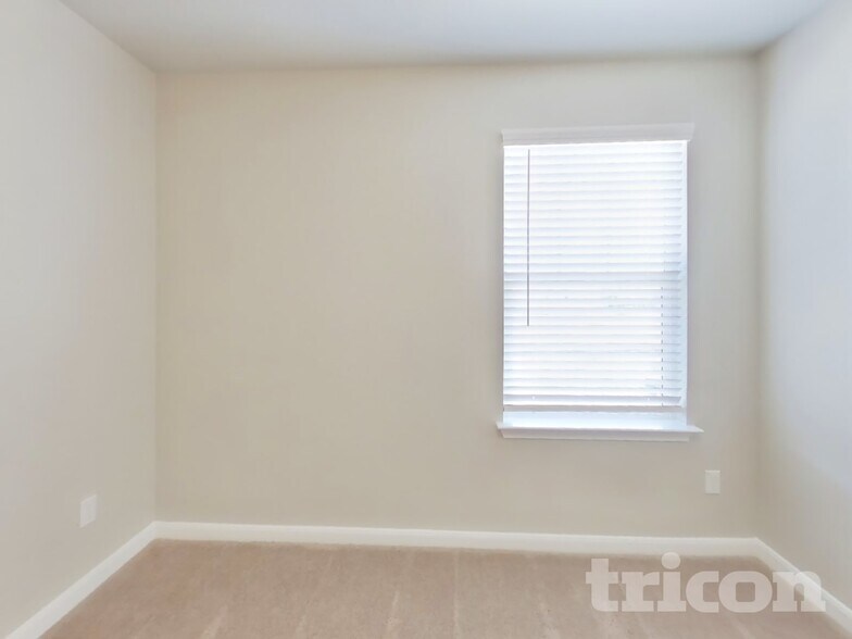 Building Photo - 5915 Noah Pl