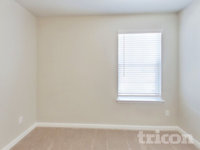 Building Photo - 5915 Noah Pl