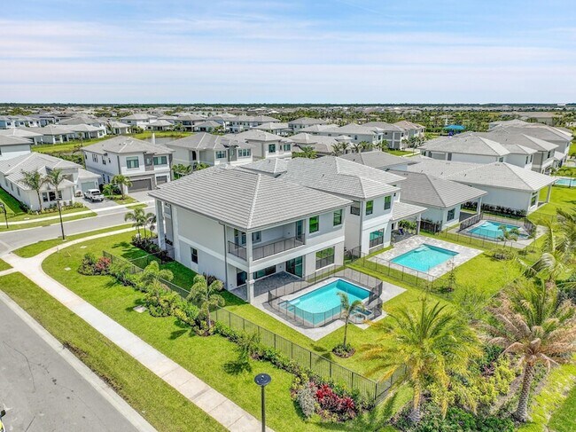 Building Photo - 13005 Feathering Wy