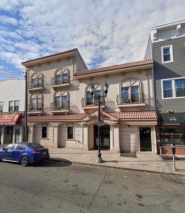 Primary Photo - 417 Broadway