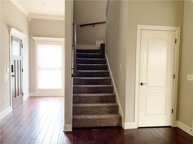 Building Photo - 3709 W Cherokee Rd