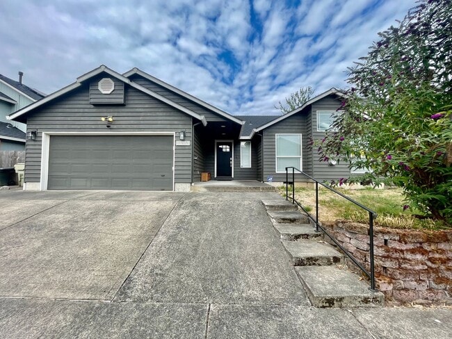 Building Photo - Light and Bright 3bd/2bath Hillsboro Home ...