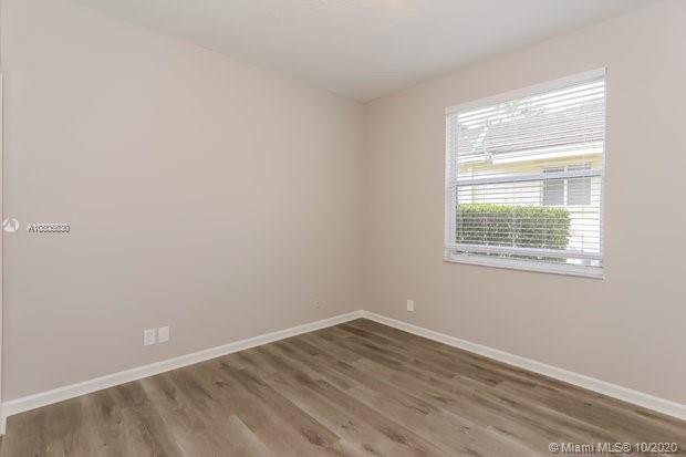 Building Photo - 2560 Jardin Manor