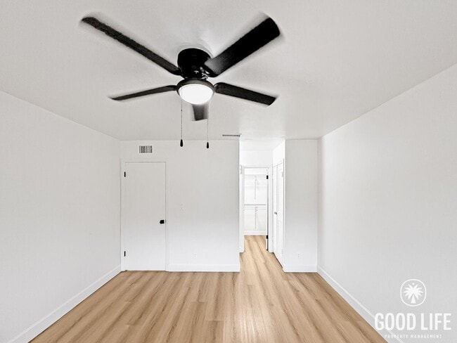 Building Photo - Stylish 2BR in Gated Community | Pool, Jacuzzi & Balcony