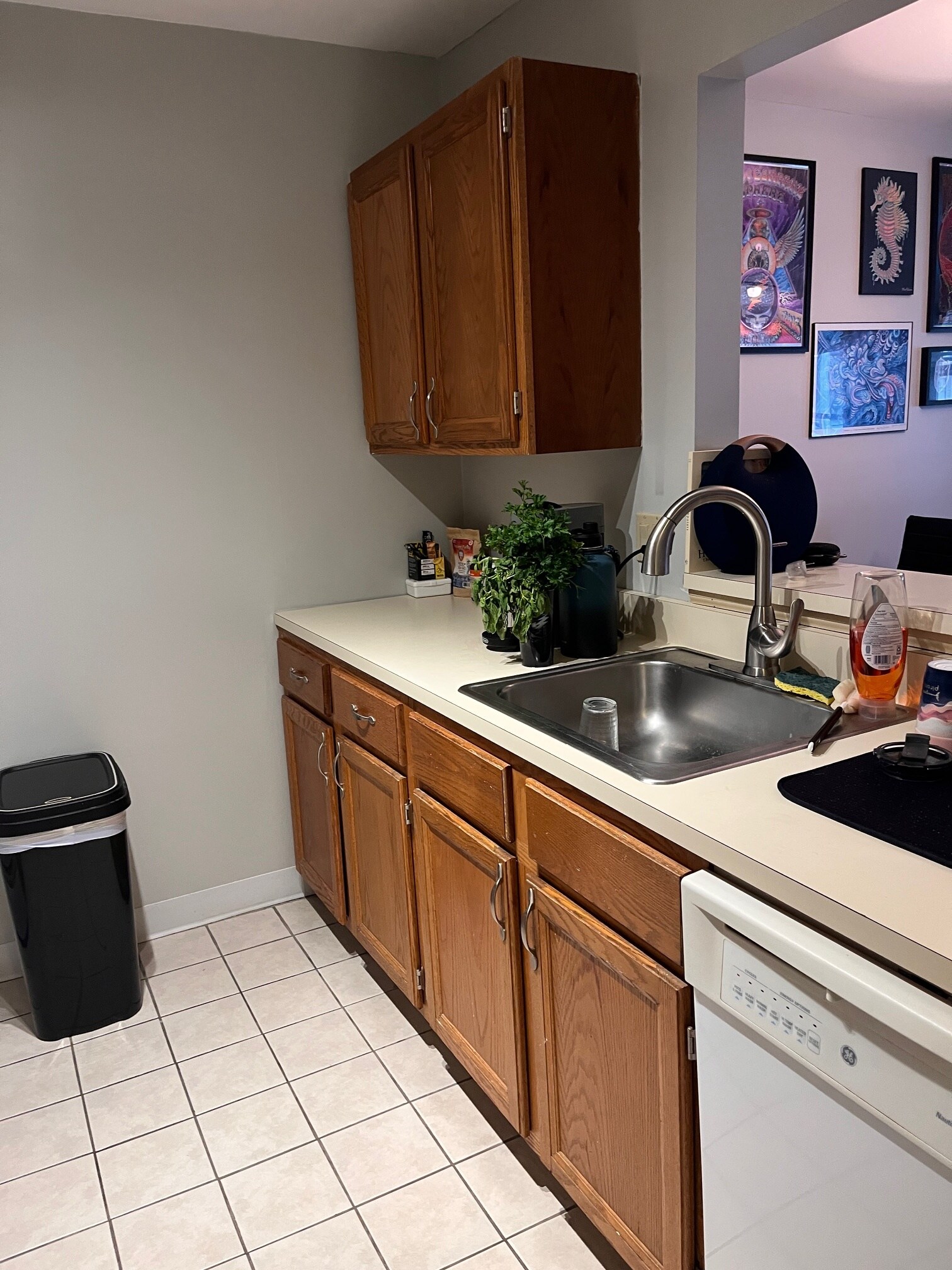 Building Photo - 8 Rose Ln