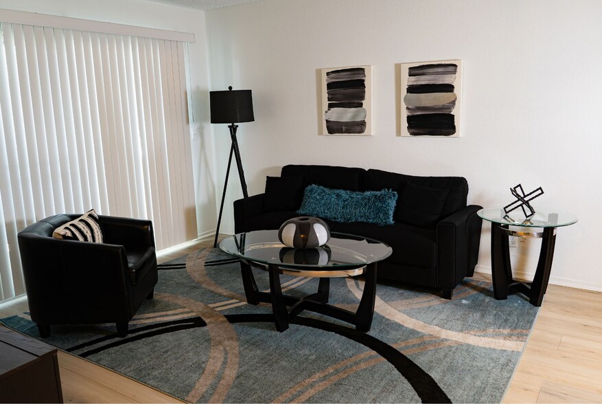 Living Room - The Hive at Valencia