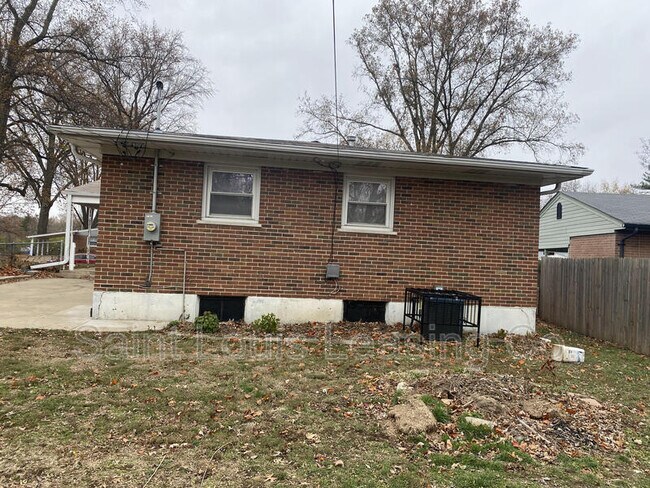 Building Photo - 50 St Edward Ln