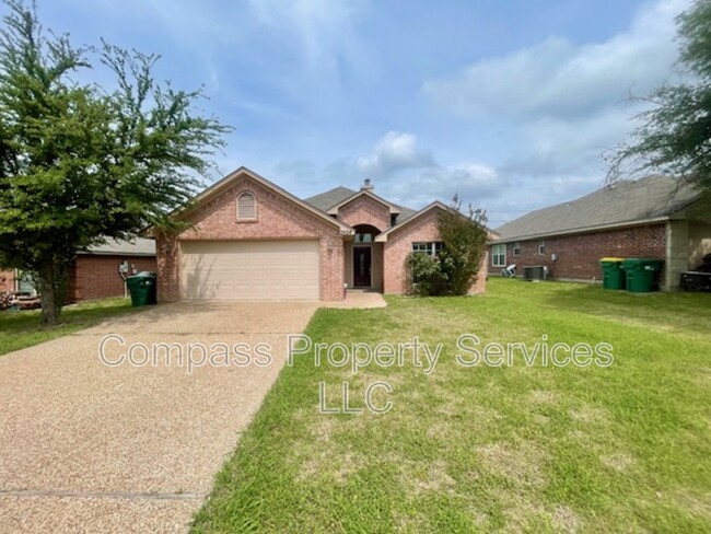 Primary Photo - 2924 Palomino Trail