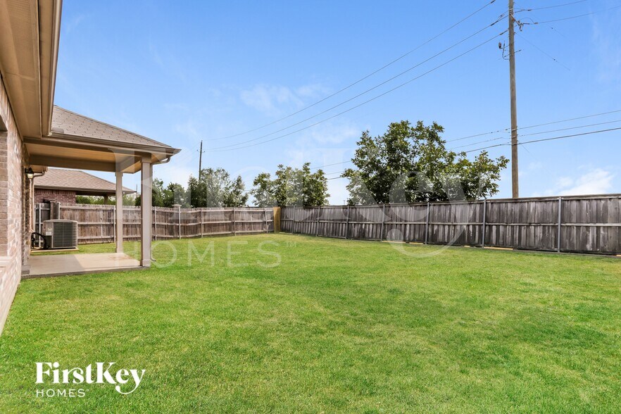 Building Photo - 7439 Gallo