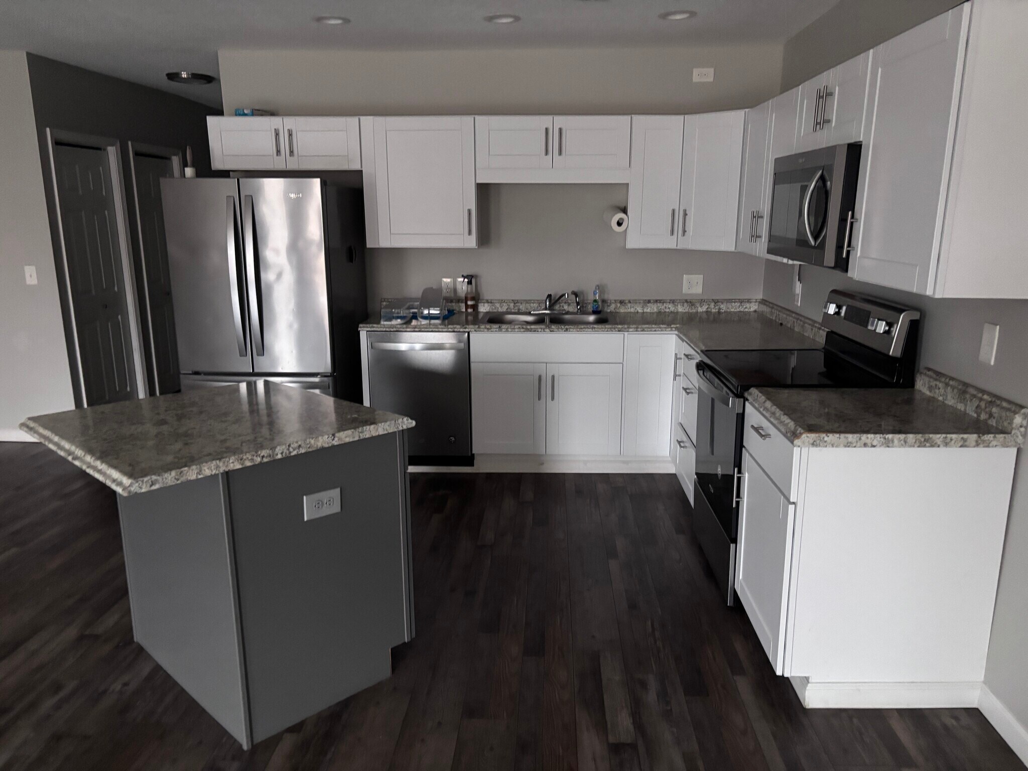 Building Photo - 512 N 2nd St