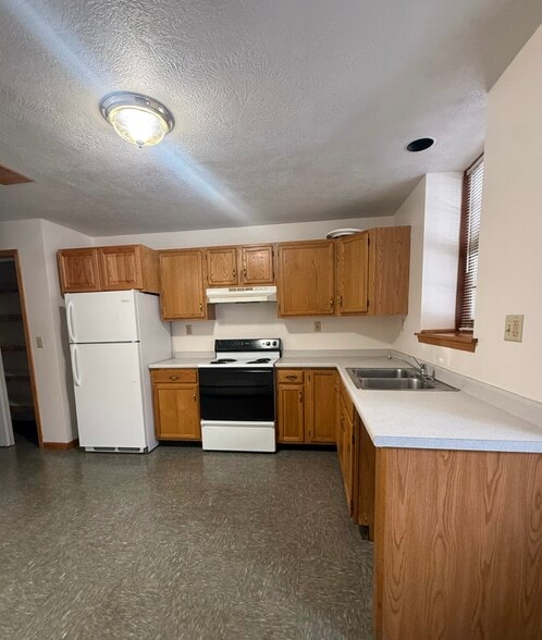 Building Photo - 26B Rochester St