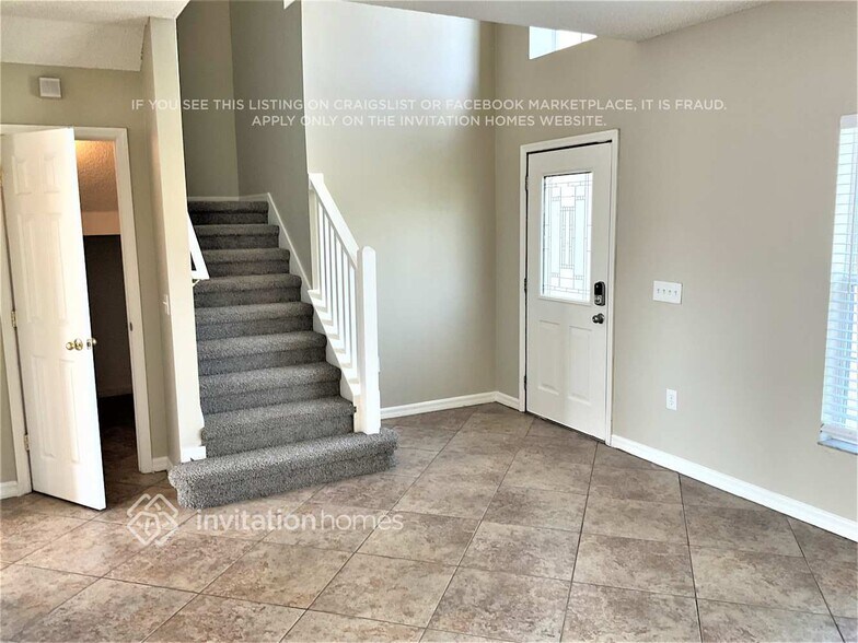 Building Photo - 490 Danube Dr
