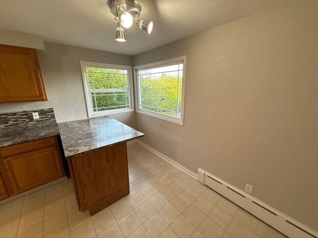 Building Photo - 1740 Glen Creek Rd NW