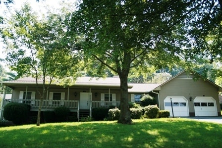 Primary Photo - 117 Mountain Valley Dr