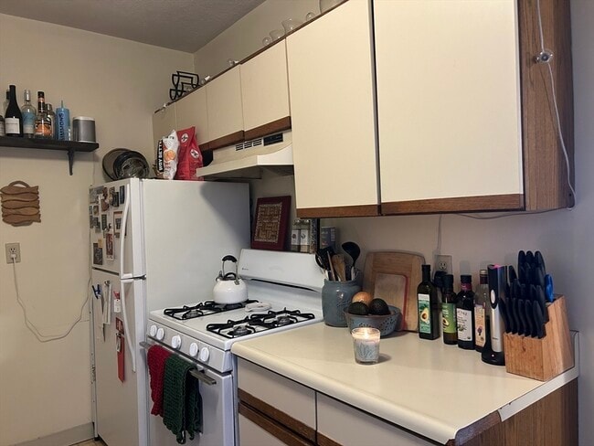 Building Photo - 2039 Commonwealth Ave