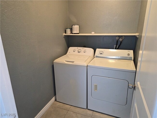 Building Photo - 1912 Lirio Way