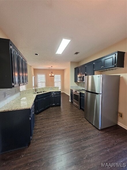 Building Photo - 2230 Kingsbury Dr