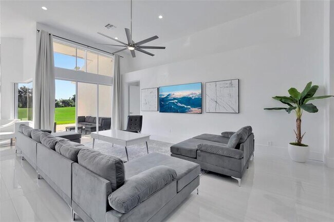 Building Photo - 4088 Briarcliff Cir