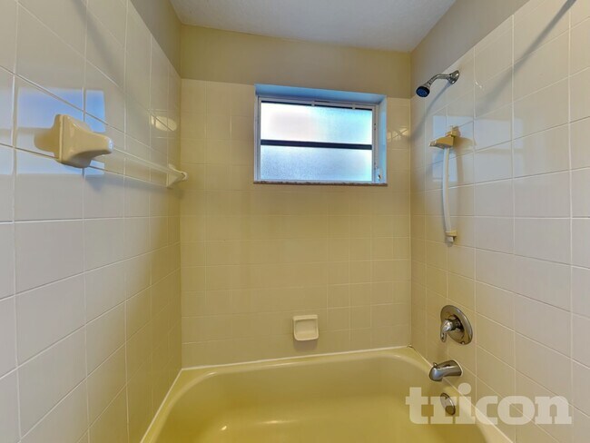 Building Photo - 6137 Skylarkcrest Dr