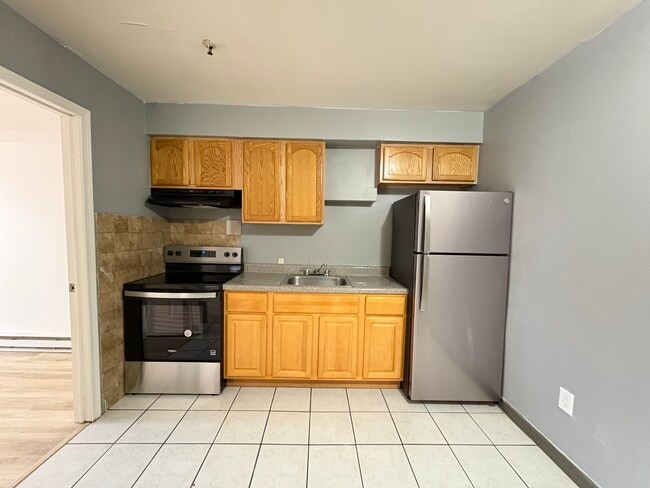 Building Photo - 7 Bergen Ave