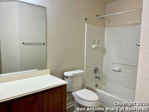 Building Photo - 2127 Muuga Manor