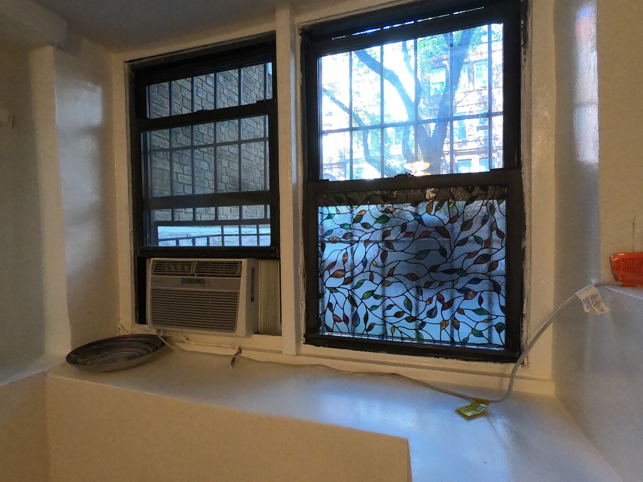 Building Photo - 156 W 95th St