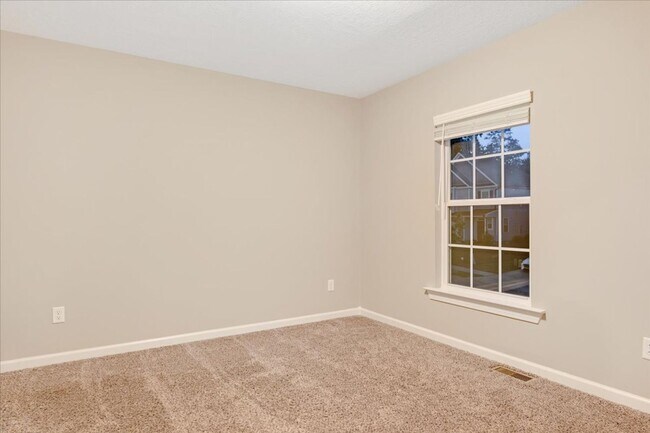 Building Photo - 5121 Heathbrook Dr