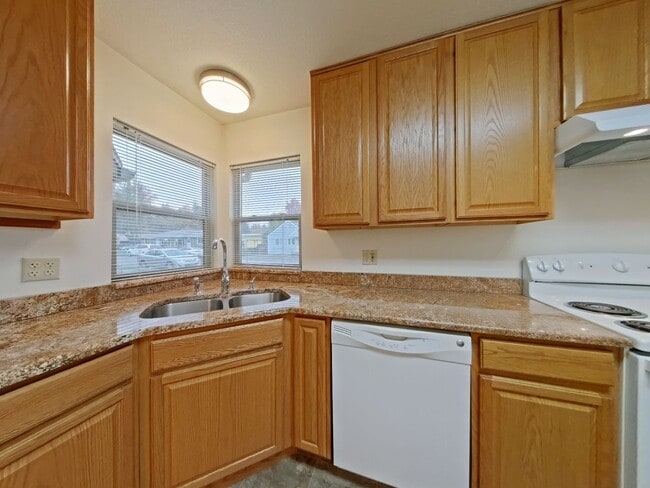 Building Photo - 3 Bedroom House  ~ Northern Corvallis