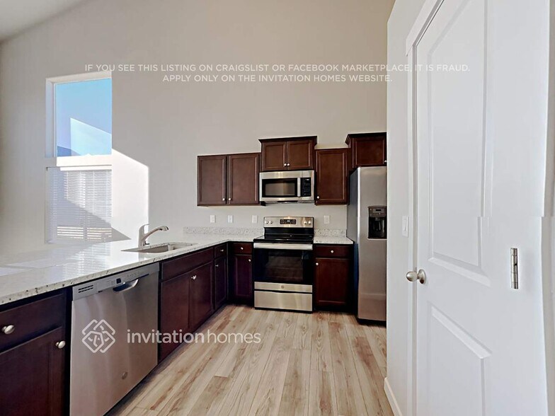 Building Photo - 10423 Kalama Dr