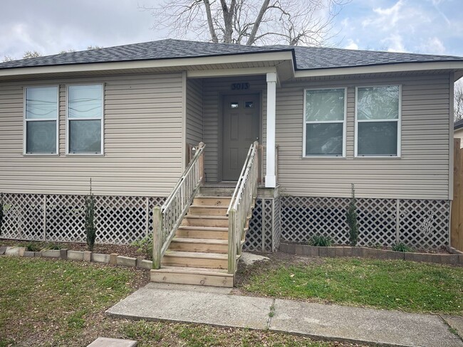 Building Photo - Chalmette House For Rent