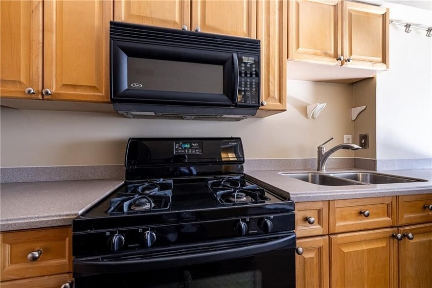 Building Photo - 2479 Peachtree Rd