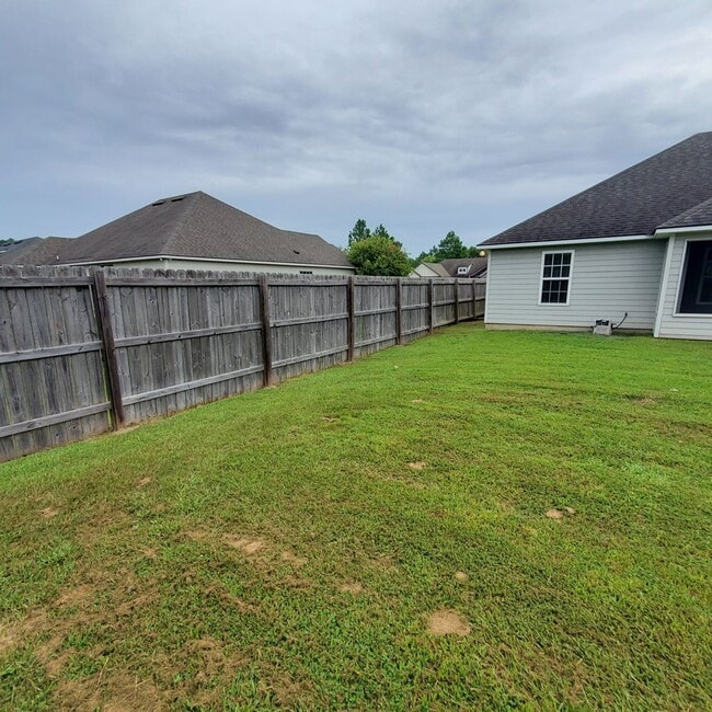 Building Photo - 518 Barnside Ln