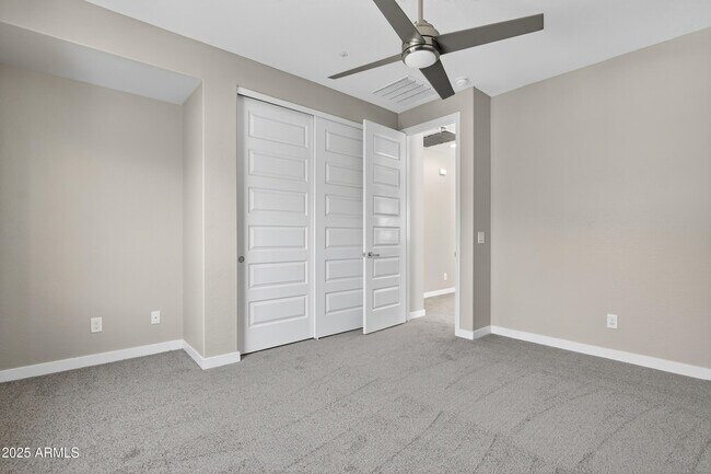 Building Photo - 2350 W Gloria Ln