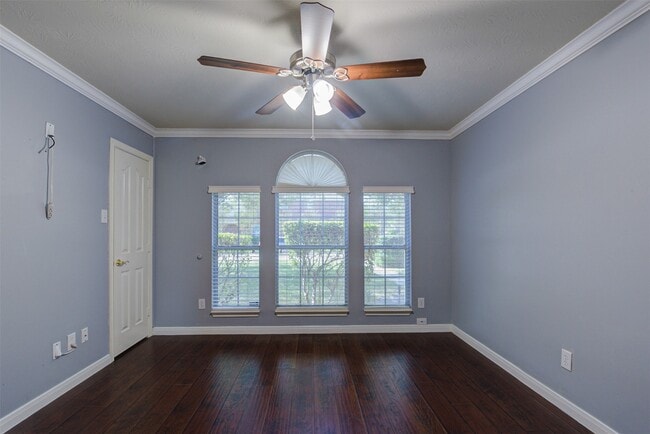 Building Photo - 3403 Kerr Ln