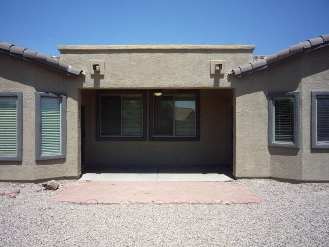 Building Photo - 7626 E Shadybrook Ln