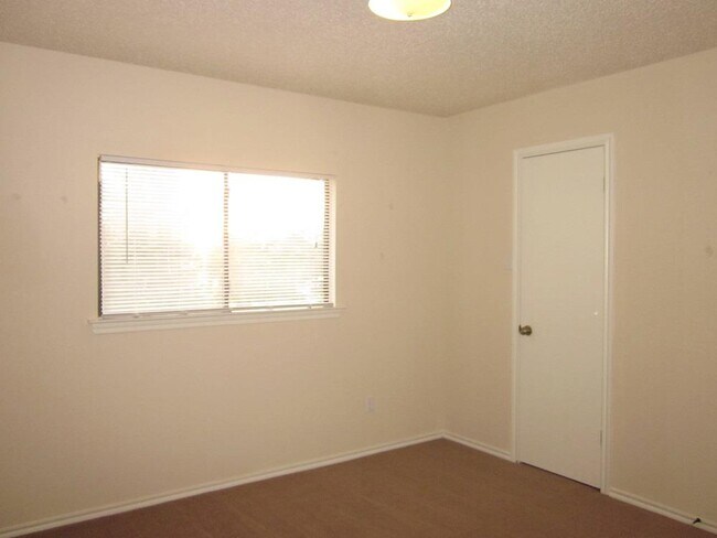 Building Photo - 1102 Comfort St