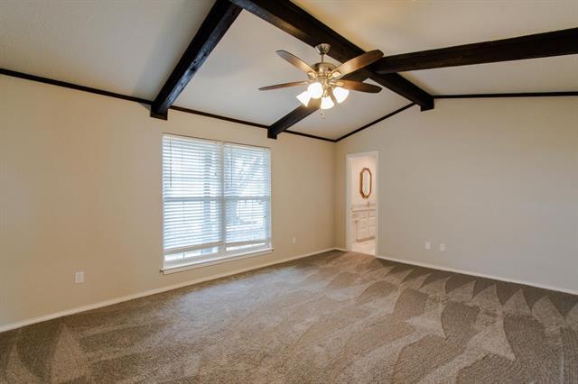 Building Photo - 16024 Plum Ln