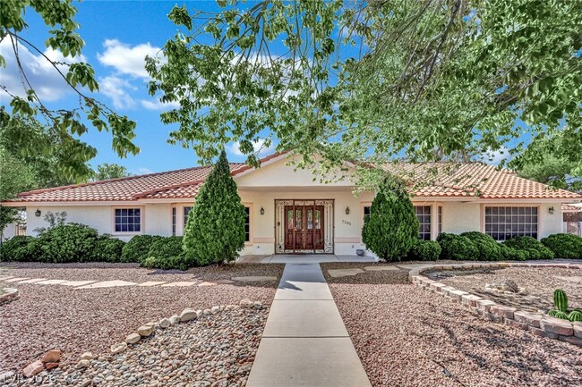 Building Photo - 7595 W Camero Ave