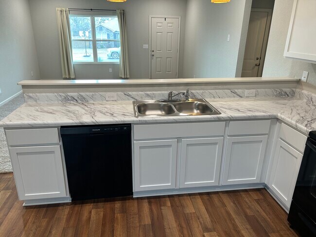 Building Photo - 1170 Rockwell Dr