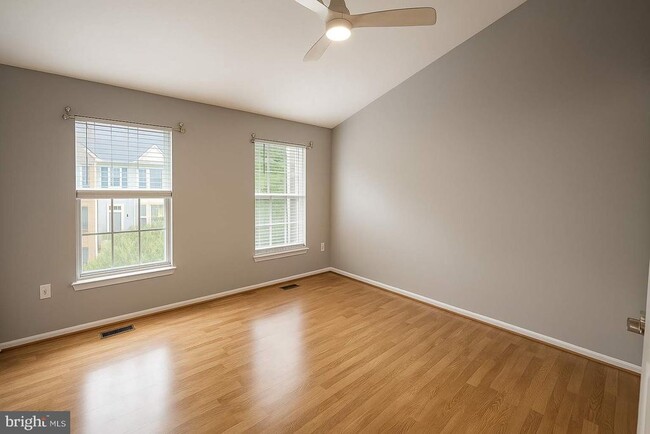 Building Photo - 1 Beacon Hill Way