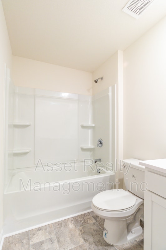 Building Photo - 329 Aspen Dr