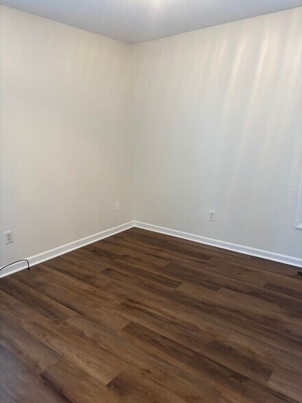 Building Photo - 116 Patricia Dr