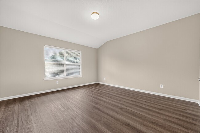 Building Photo - 2110 Castle Gardens Ln