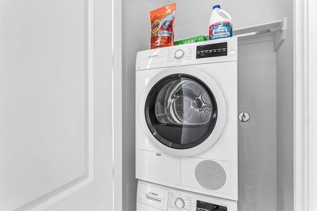 Building Photo - 4128 Willowbend Blvd