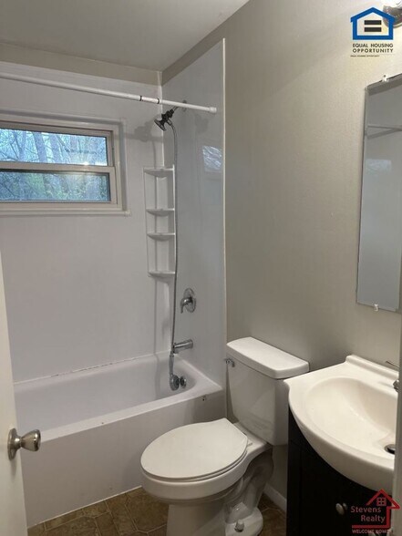 Building Photo - 1231 Helena Dr