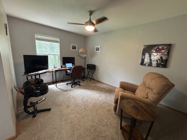 Building Photo - 1523 Grand Dr